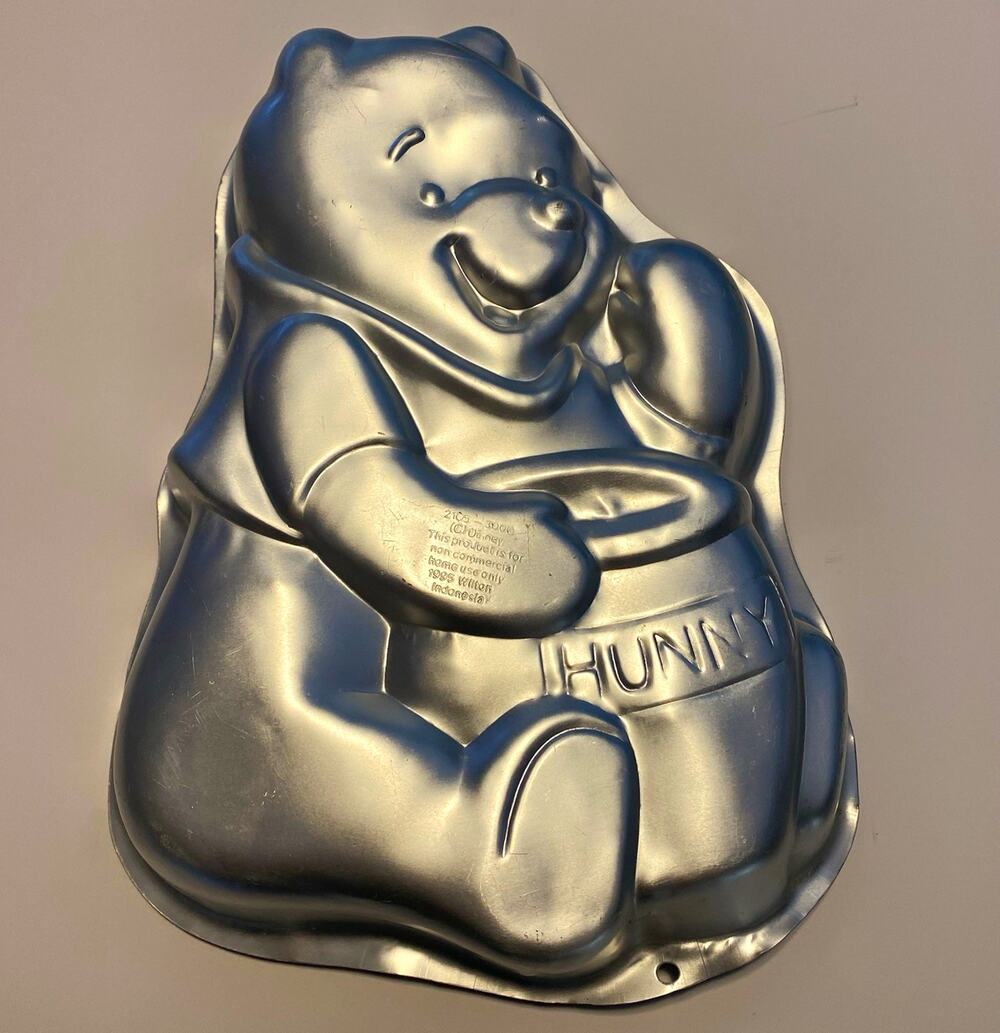 Vintage Wilton Disney Winnie The Pooh Cake Pan 1995 2105-3000